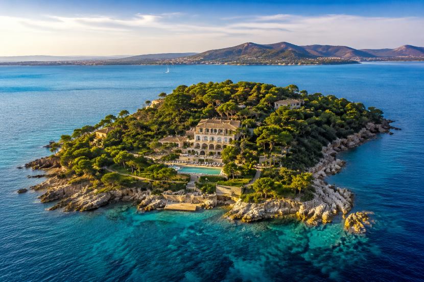 france-unveils-its-spectacular-ile-de-bendor,-a-private-mediterranean-island-reborn-as-the-ultimate-riviera-escape-for-luxury,-wellness,-and-seaside-adventure france-unveils-its-spectacular-ile-de-bendor,-a-private-mediterranean-island-reborn-as-the-ultimate-riviera-escape-for-luxury,-wellness,-and-seaside-adventure